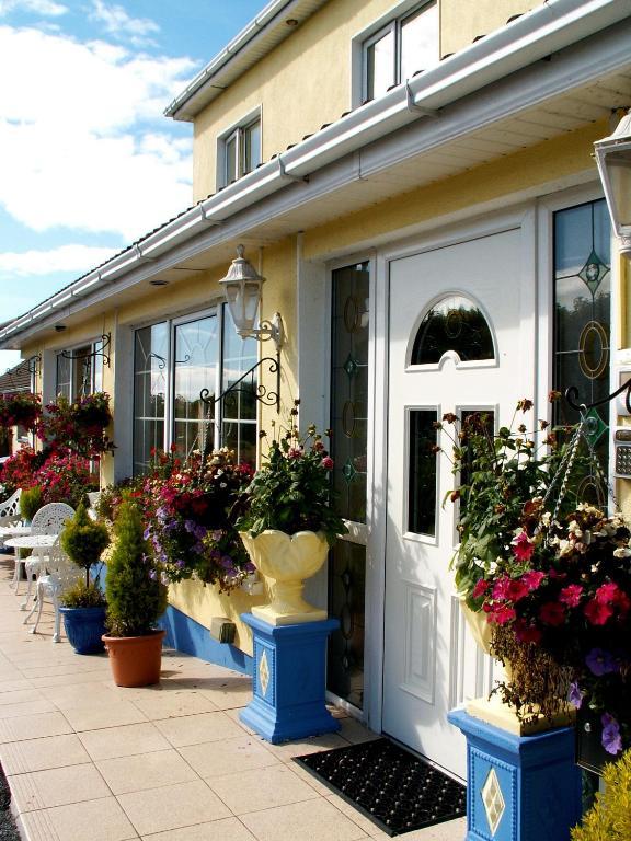 Teach Na Coiribe B&B Castlegar Экстерьер фото