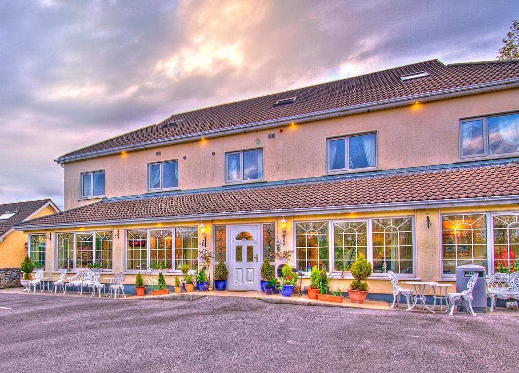 Teach Na Coiribe B&B Castlegar Экстерьер фото