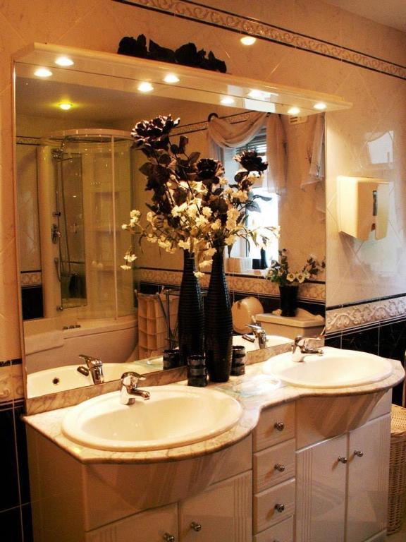 Teach Na Coiribe B&B Castlegar Экстерьер фото